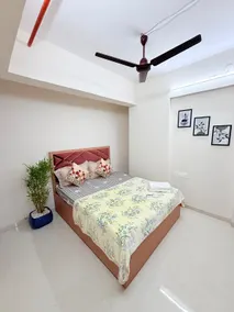 Beach Life & Breeze : Cozy 2BHK in Versova - Image 4