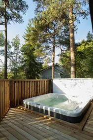 City Cottage With Sauna and Hot Tub Near Helsinki - Image 5