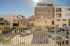 Charming 2 bedroom apartment in Swieqi - Image 5