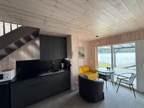Peaceful lake retreat with sauna - Image 4