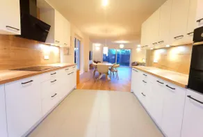 Modern new house about 200 m² near the airport. - Image 3