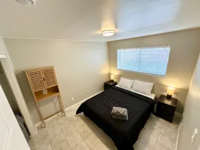 Comfy Modern Midtown Condo — walk to Hospitals - Image 3