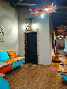 Playful eco-house at Km 8, modern and natural - Image 5