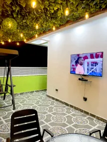 De Ambassador Stylish Studio with Private Rooftop. - Image 4