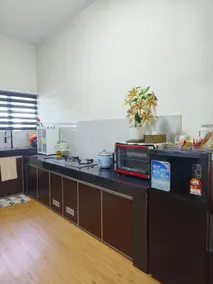 Mulia GuestHouse Meru | 4BR | Wi-fi | Muslim Only - Image 4