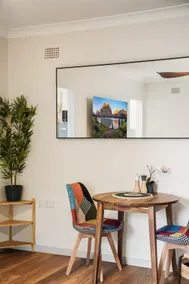 Urban Studio Escape in Vibrant Newtown - Image 5