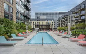 Stylish 1BR in Assembly Square | Pool, Gym & Views - Image 4