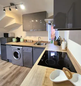 Cotswold Village Retreat - Image 4