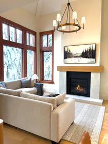 Ski in/Out Beautifully Renovated Home Sleeps 10 - Image 3