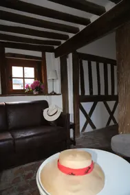 16th century family cottage - Image 4