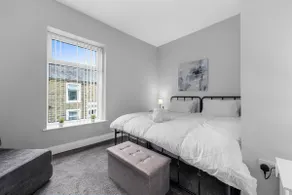 Modern Marble Three Bed - Image 4