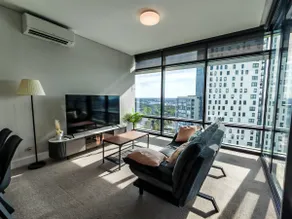 Luxury Sky Escape in Sydney Olympic Park - Image 2