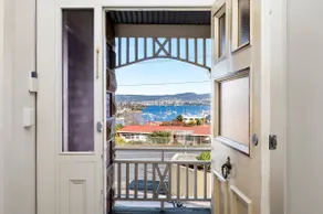 Period charm with scenic view and modern luxury - Image 4