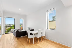 Cosy apartment in Potts Point - Image 2