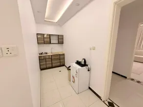 Cozy Studio With Kitchenette - Image 4