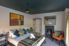 Cottage style with lovely mountain views - Image 4