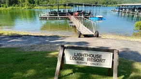 Lighthouse Lodge Pool House - Lakefront studio on the pool deck - Image 4