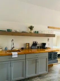 Peaceful Waterfront Cottage - Image 3