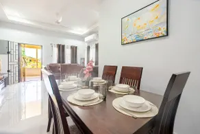 Oak's Elegant Gated Family Escape |3bed|3 bath| - Image 3