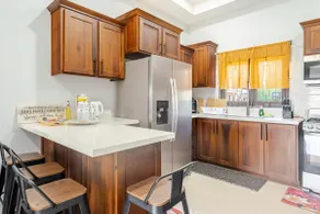 Oak's Elegant Gated Family Escape |3bed|3 bath| - Image 4