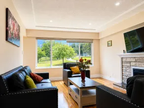 3BR Home w/Sun Deck• Near Bus Metrotown & Downtown - Image 2