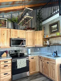 Relaxing pond house nestled in nature - Image 3