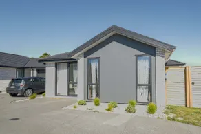 Comfortable Stay in Halswell Close to Shops & Park - Image 4