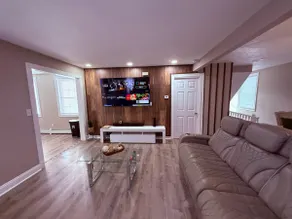 . Cozy Apt Near & Shops 3 Min to Boston Train Line - Image 5
