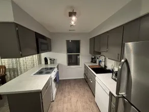 Cozy and Peaceful Condo - Image 3