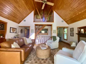 Langoon Lodge 4-BR 3-BA in Historic Mount Dora - Image 3