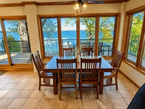 Oar & Anchor Lakehouse on Clear Lake - Image 3