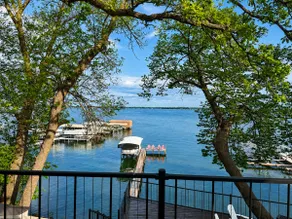 Oar & Anchor Lakehouse on Clear Lake - Image 4
