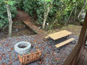 Hemlock Cabin, a small cozy stay on the Hiawassee - Image 4