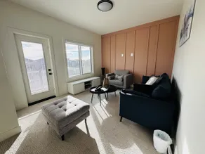 Lakeview 5BR · AC · YEG Airport & Beaumont - Image 3