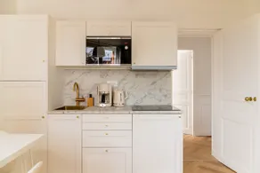 Renovated design apartment at the gates of Paris - Image 4
