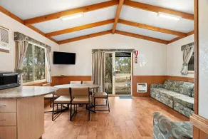 2 Bedroom Family Cabin X @ Laanecoorie Lakeside - Image 2