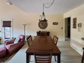 Bright mountain condo w/ fireplace near Sugarbush - Image 2