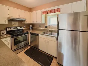 Bright mountain condo w/ fireplace near Sugarbush - Image 4