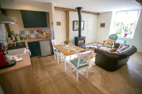 2 charming apartments with rose garden - Image 3