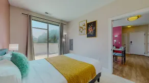Cozy Modern Home Free Parking - Image 5