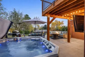 15 min to DT, Hot Tub, Disc Golf, Arcade w/Views - Image 2