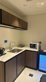 Luxury Suite Room and Lounge 205 - Image 5