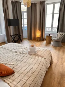 Chic Cocoon – With Balcony - Image 4