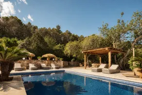 ET-0507E Luxurious estate for 8 or 10 people - Image 2