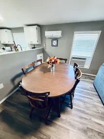 Humble Home on Hickory - Image 5