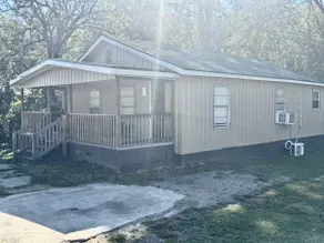 Humble Home on Hickory - Image 2