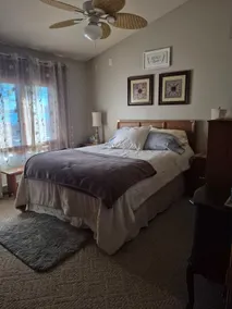 Welcome to lakeside Inn. - Image 5