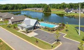 End-Unit 3BR Townhouse w/ Pool Access - Image 5