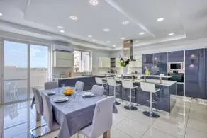 Silhouette by Solea – Contemporary Living - Image 2