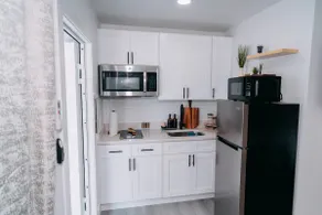 Tampa Escape - Image 2